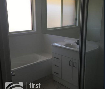 7 Aqua Court, Cameron Park NSW 2285 - House For Rent | Domain - Photo 1