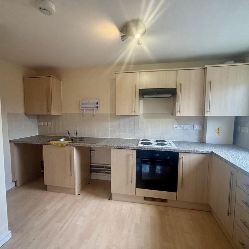 White Horse Way, Devizes - Photo 1