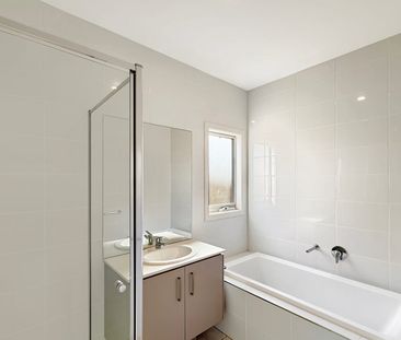 🏡 Brand New 4-Bedroom House in Eynesbury - $365 per week - Photo 5