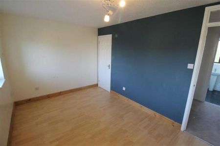 2 bedroom mid-terrace to rent Shepperds Green, Shenley Church End, MK5 6DA - Photo 2