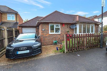 2 bedroom bungalow to rent - Photo 2