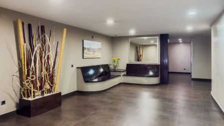 4-bedroom apartment for rent in Sants, Barcelona - Photo 2