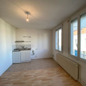 Location Appartement 1 pièce 23m² - Photo 2