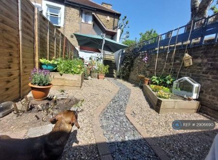 2 bedroom flat to rent - Photo 4