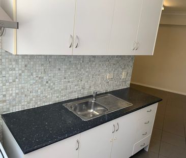 Ground floor affordable 2 bedroom - Photo 1