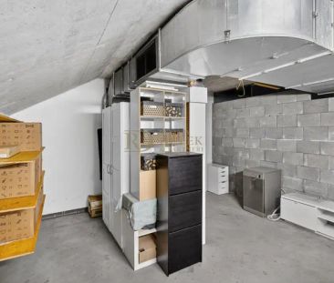 Pronájem bytu 2+kk s balkonem, garáží a prostorným sklepem 22,6 m - Photo 6