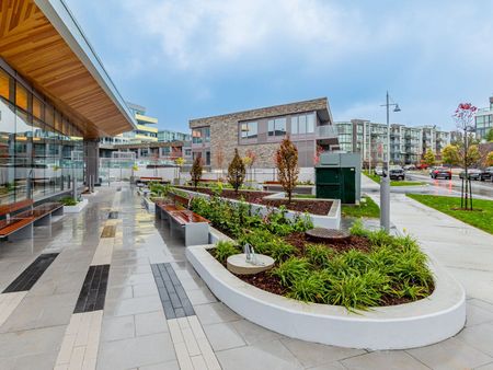 For Lease - 333 Sunseeker Avenue Unit# 236, Innisfil, Ontario - Photo 2