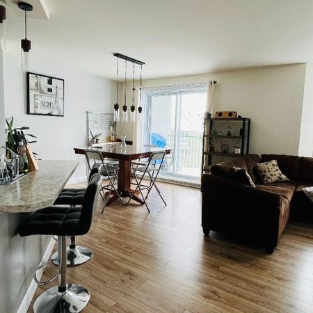 TRÈS GRAND 3 1⁄2 SEMI-MEUBLÉ BEAUPORT - Photo 3