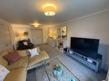 Bryn Hedydd, Llangyfelach, SA6 8BS - Photo 2