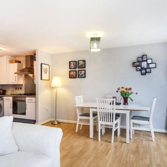 1 Bed Flat, Holst House, W12 - Photo 1