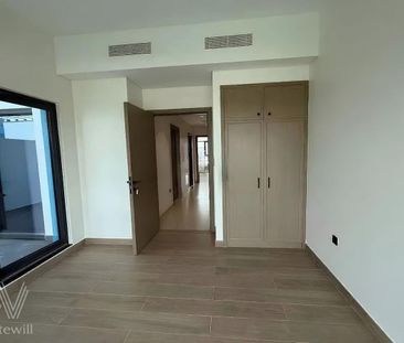 Brand New Townhouse with Private Garden|Single Row - Photo 4