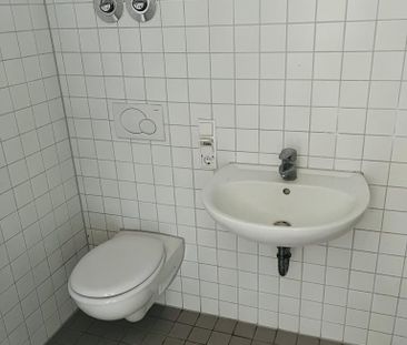 Gut geschnittene 4-Zimmer-Wohnung ab Oktober zu vermieten! - Photo 3