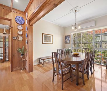 Rare Period Beauty in Beautiful 622sqm Grounds approx. - Photo 2