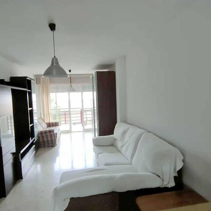 Apartamento de alquiler en Calle Joaquín Sama Naharro, 16, Huerta de la Reina - Trassierra - Photo 1