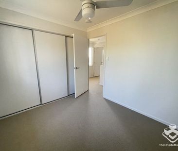 Huge Main Bedroom and Walk in Robe! - Photo 2