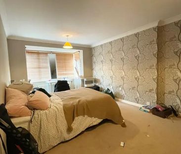 6 bedroom detached house to rent - Photo 4