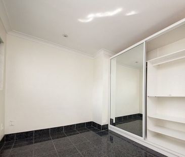 "The Gabba" is just a short stroll from your door as is public tran... - Photo 3