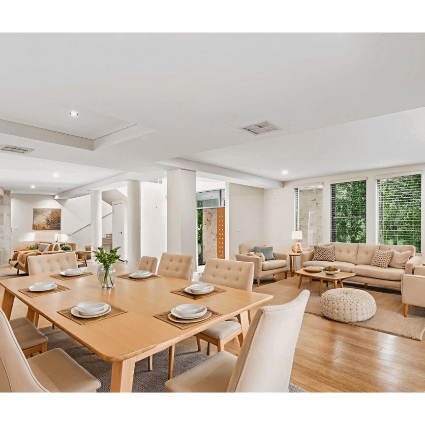 Unparalleled Elegance, Style and Sophistication - Photo 1