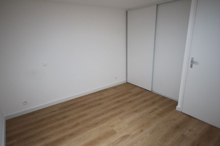 Location Appartement 5 pièces 123m² FACHES THUMESNIL 59155 - Photo 4