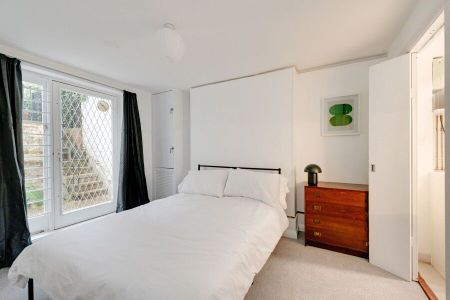 1 Bedroom Apartment To Let - Photo 2