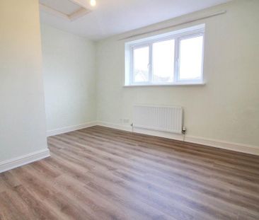 2 bedroom end of terrace house to rent - Photo 4