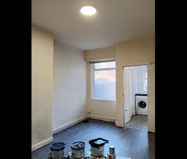 2 Bed Terraced House, Ivy Street, M40 - Photo 2