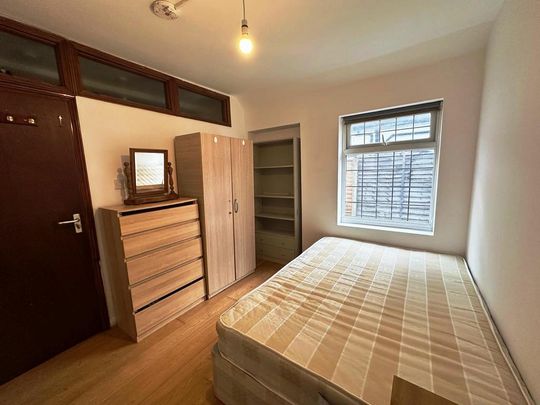 1 bedroom in a house share to rent - Photo 1
