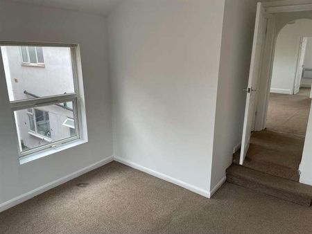 Hurst Grove, Bedford, MK40 - Photo 4