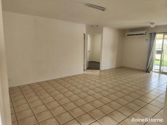 4 Bed Family Home - Photo 1