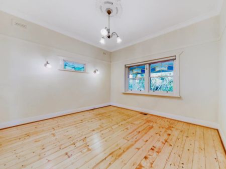 3 Bed, 2 Bath - Photo 4