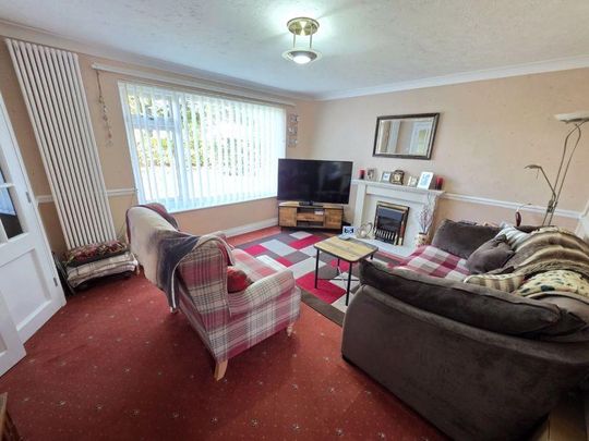 3 bedroom end of terrace house to rent - Photo 1