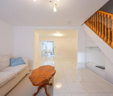 4 bedroom terraced house to rent - Photo 1