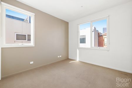 3 BEDROOM TOWNHOUSE! - Photo 4