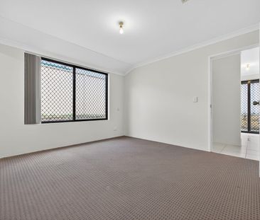 25 Scanlon Way, Lockridge, WA 6054 - Photo 2