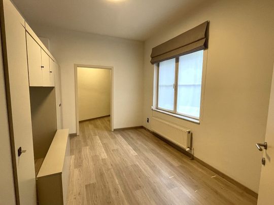 Gerenoveerd, instapklaar gelijkvloers appartement met 2 slaapkamers en staanplaats te Heverlee - Photo 1