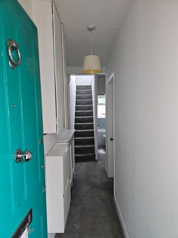 1 Bed Maisonette, Montgomery Street, BN3 - Photo 3