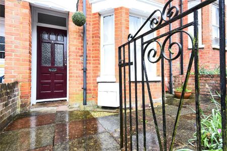 3 bedroom terraced house to rent - Photo 4