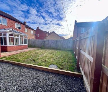 3 bedroom semi-detached house to rent - Photo 3