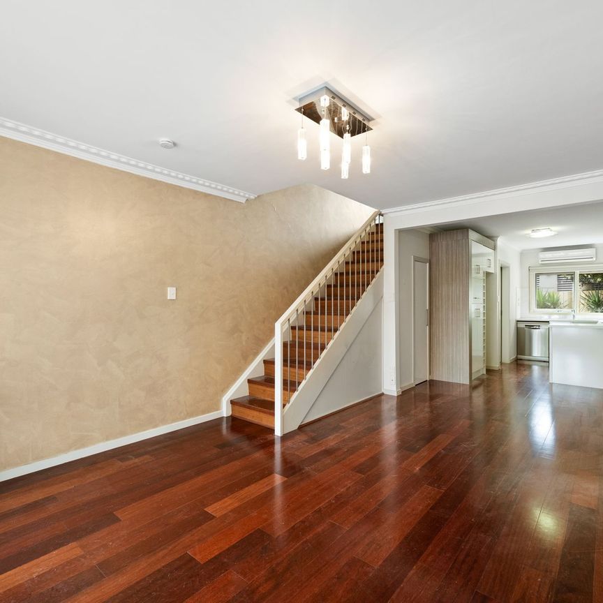 2/27 Stephen Street, Yarraville, VIC, 3013 - Photo 1