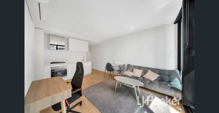 Lovely 1-bedroom apartment in the heart of Melbourne CBD (EQ Tower) for Rent! - Photo 3