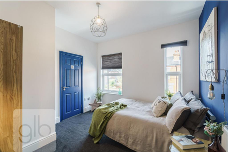 1 bedroom in a house share to rent - Photo 4