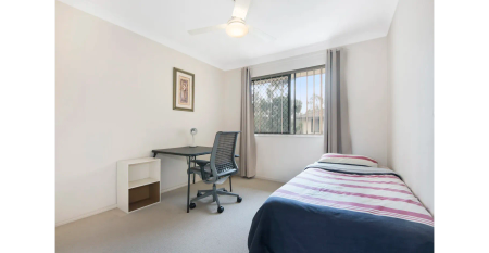 Spacious Family Home in a Peaceful Carindale Pocket - Photo 3