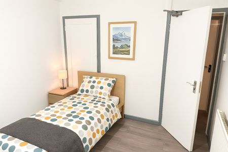 4 Bed Flat, London Road, CR7 - Photo 3