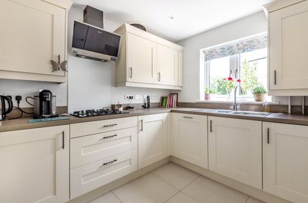 2 bedroom terraced house to rent - Photo 5