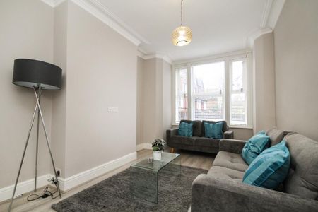 4 bedroom terraced house to rent - Photo 2
