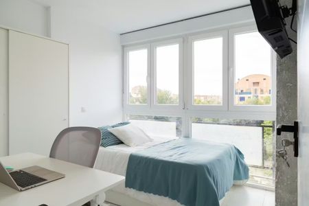 Plaza Jiménez Díaz, Getafe, Community of Madrid 28903 - Photo 5