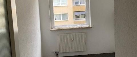 ~ERGESCHOSSWOHNUNG mit BALKON und 3 ZIMMERN sucht NETTE MIETER~ - Photo 1