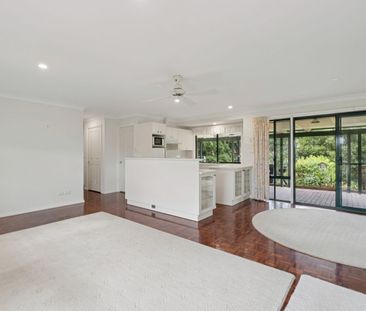 CONTEMPORARY HOME IN CONVENIENT LOCATION - Photo 2