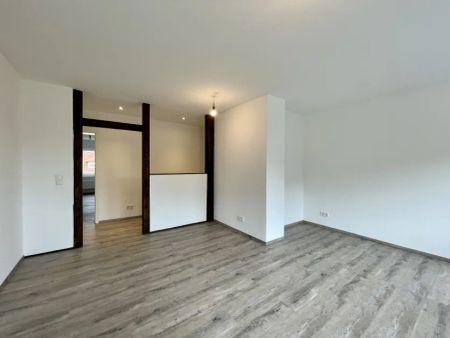 Hochwertige, helle Wohnung über 2 Etagen mit 2 Bädern und Stellplatz - Photo 2