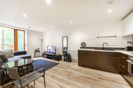 1 Bed Flat, Arboretum Place, IG11 - Photo 2